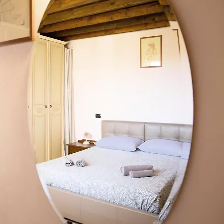 Fulvia - Courtyard With Balcony * Arona