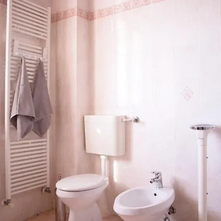 Appartement Fulvia - Courtyard With Balcony *