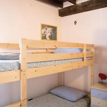 Fulvia - Courtyard With Balcony Daire